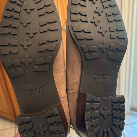 COLE HAAN WOMEN’S WATERPROOF BOOTIE, SZ 9.5 - Picture 8 of 8